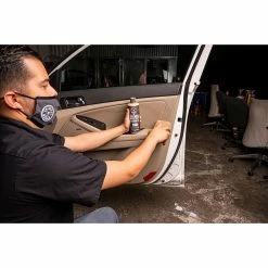 Chemical Guys Leather Serum Protectant 473mL 13 Chemical Guys Leather Serum Protectant 473mL -Interior & Exterior Trim shop SCA 648973 04 hi res